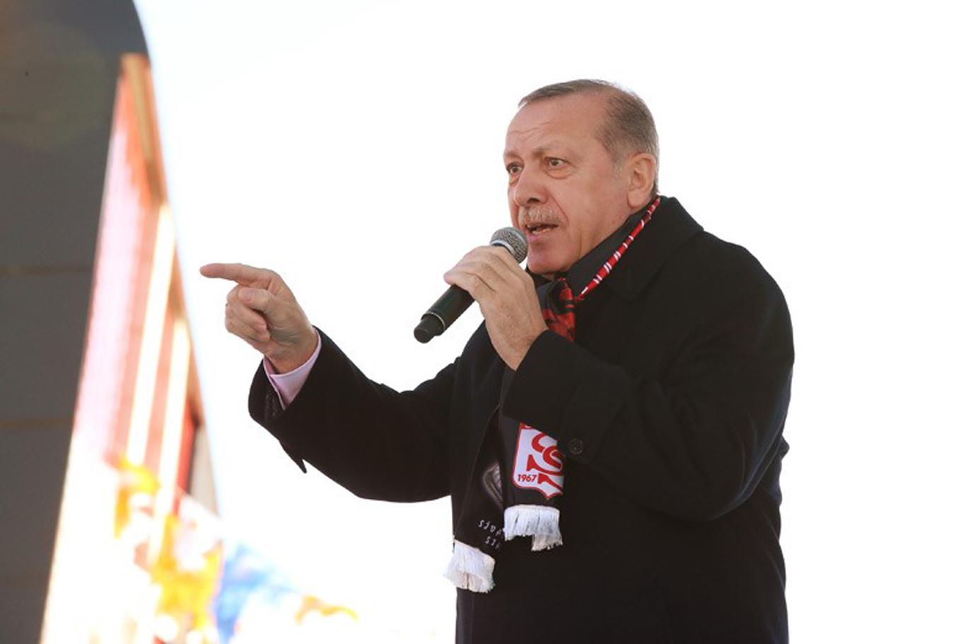 "Müslüman sıfatı taşıyıp zalimlerin yanında yer alanlar bizi çok üzüyor" "Müslüman sıfatı taşıyıp zalimlerin yanında yer alanlar bizi çok üzüyor"